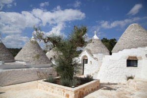 Borgo Canonica Trulli Ulivi e Giardini Puglia