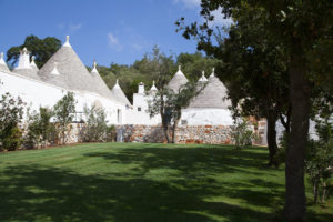 Borgo Canonica Trulli Giardini Puglia